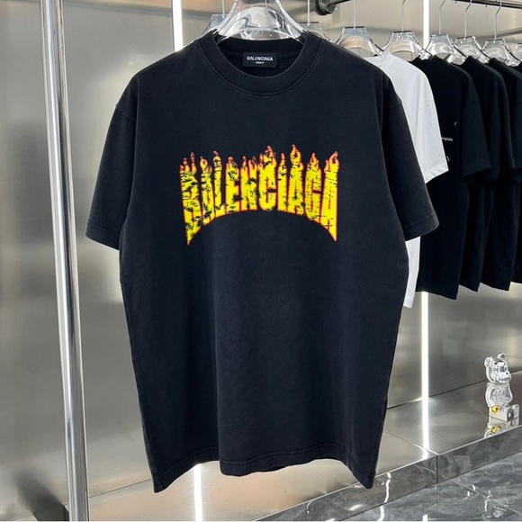 Men’s Size Medium Balenciaga Flame Print T-shirt 100% Cotton Black/Multicolors - Picture 1 of 12
